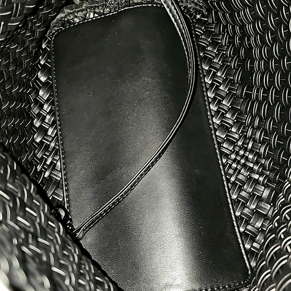 *NEW* Vegan Leather Handmade Woven Tote - Picture 5 of 7